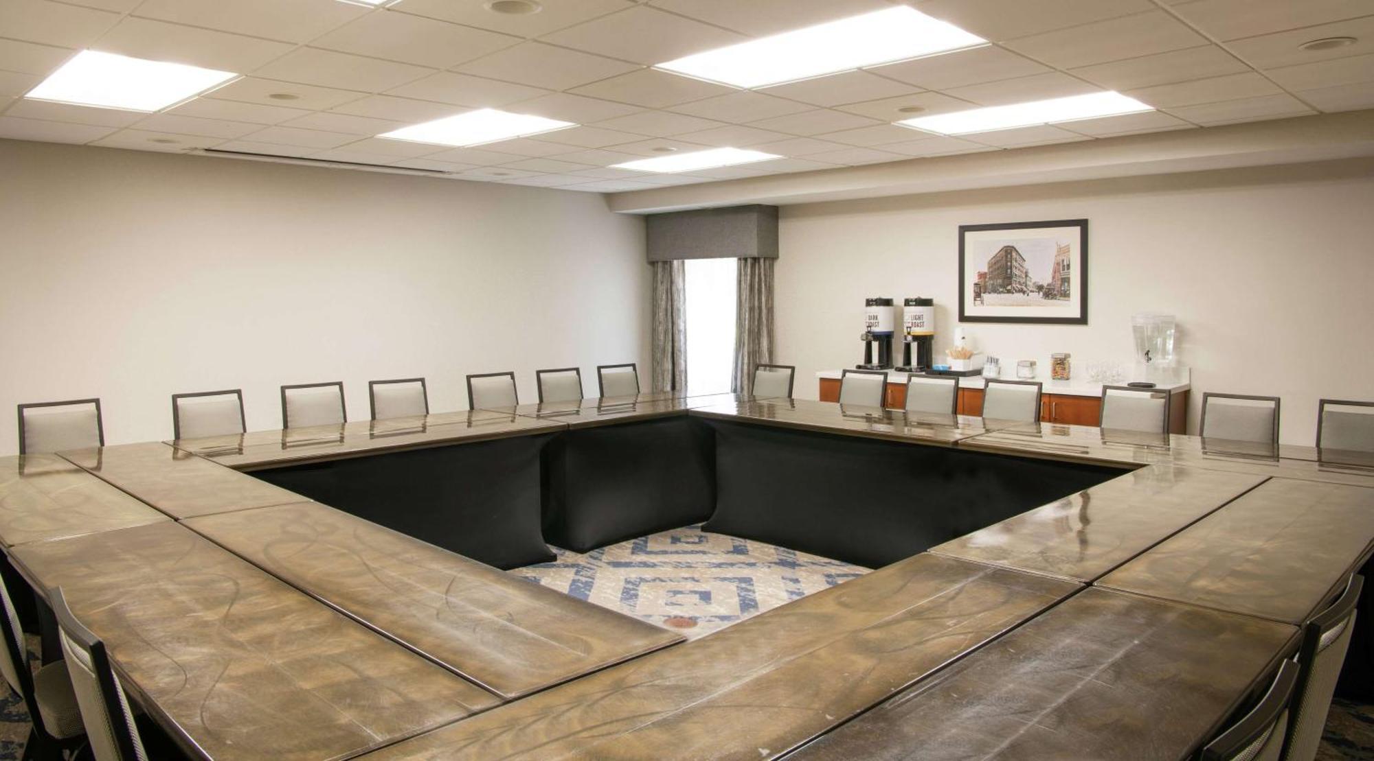 Hampton Inn & Suites Rochester/Виктор Экстерьер фото