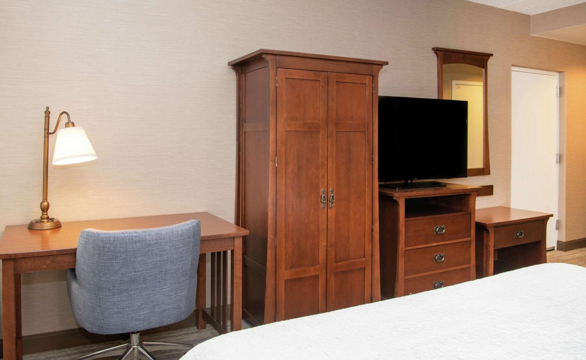 Hampton Inn & Suites Rochester/Виктор Экстерьер фото