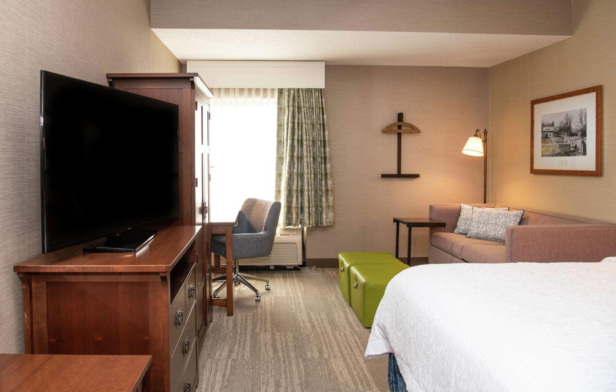 Hampton Inn & Suites Rochester/Виктор Экстерьер фото