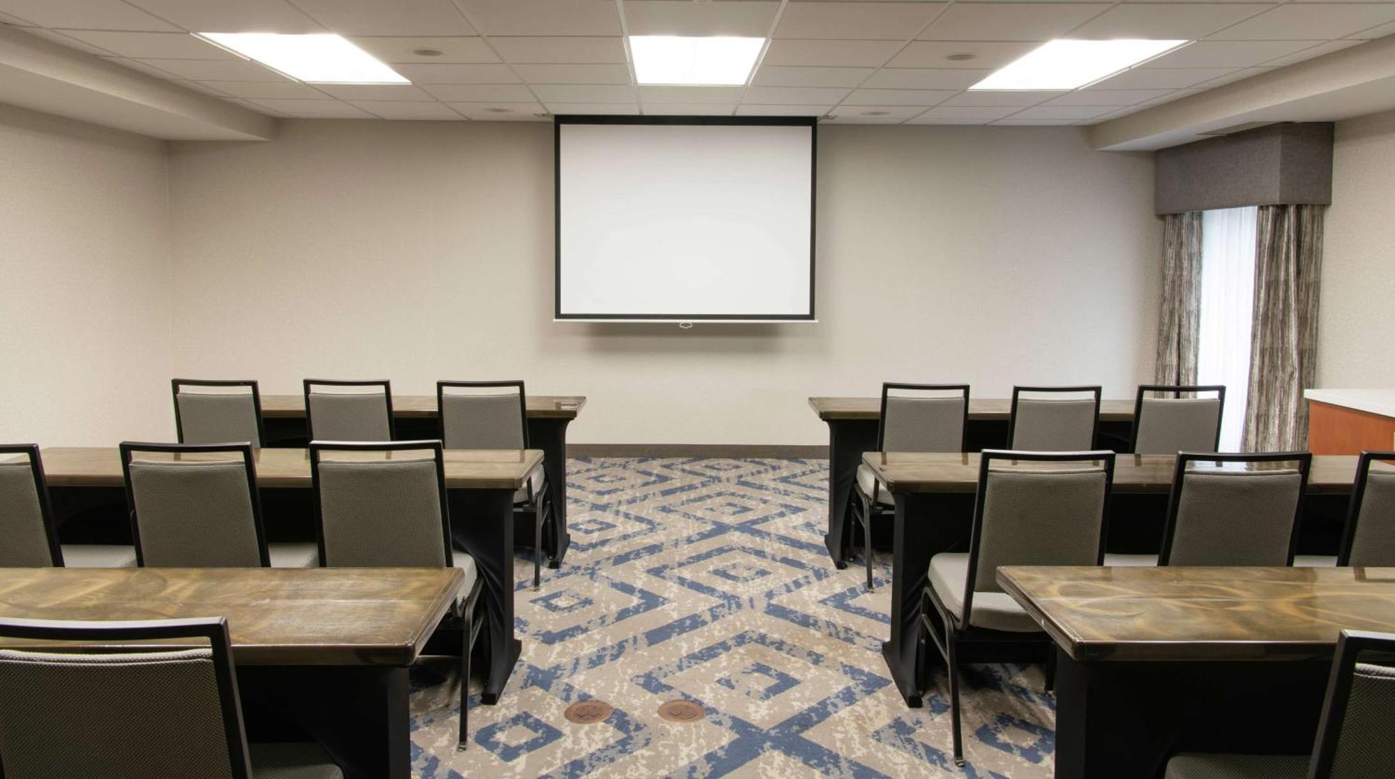 Hampton Inn & Suites Rochester/Виктор Экстерьер фото