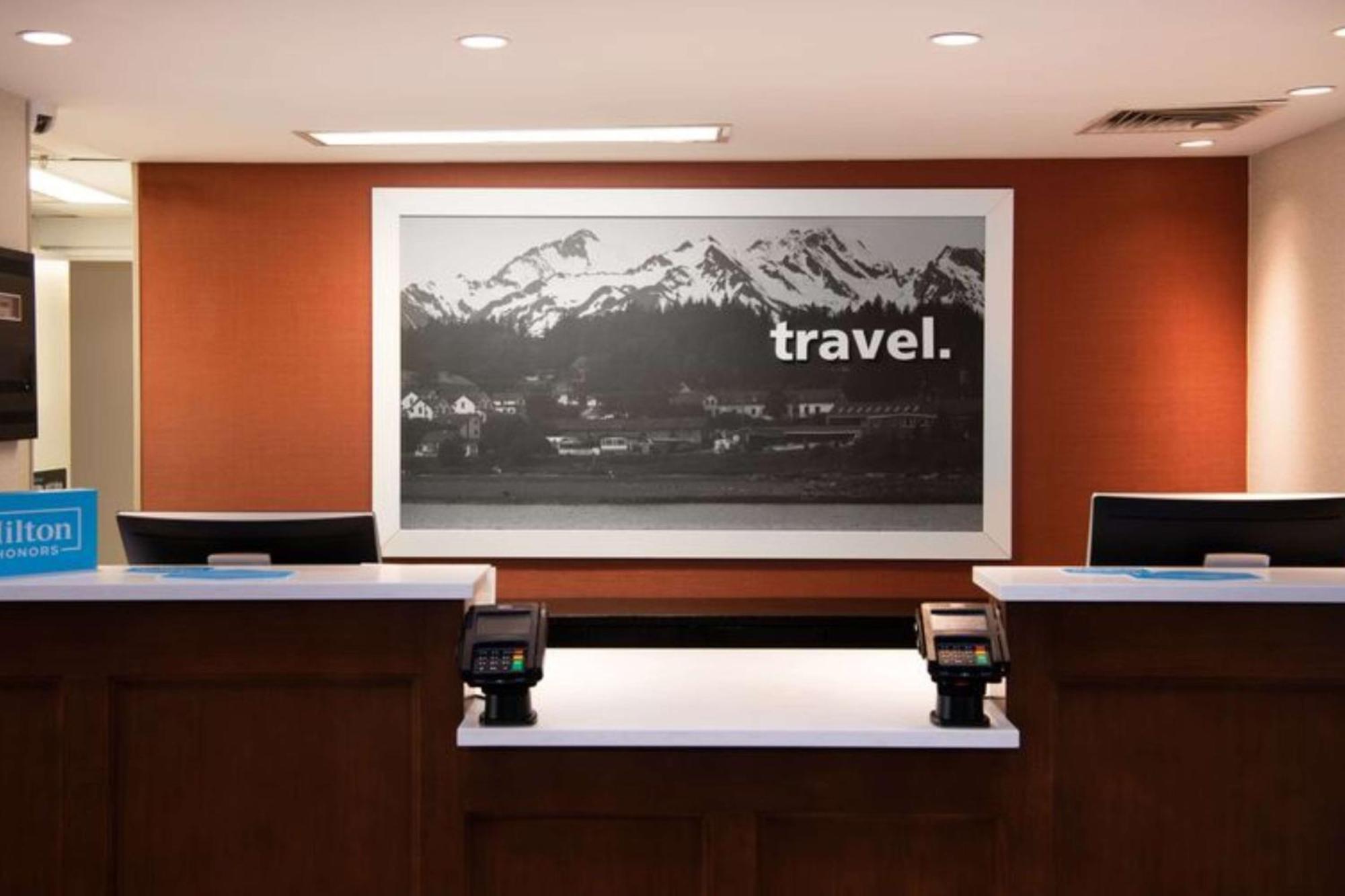 Hampton Inn & Suites Rochester/Виктор Экстерьер фото