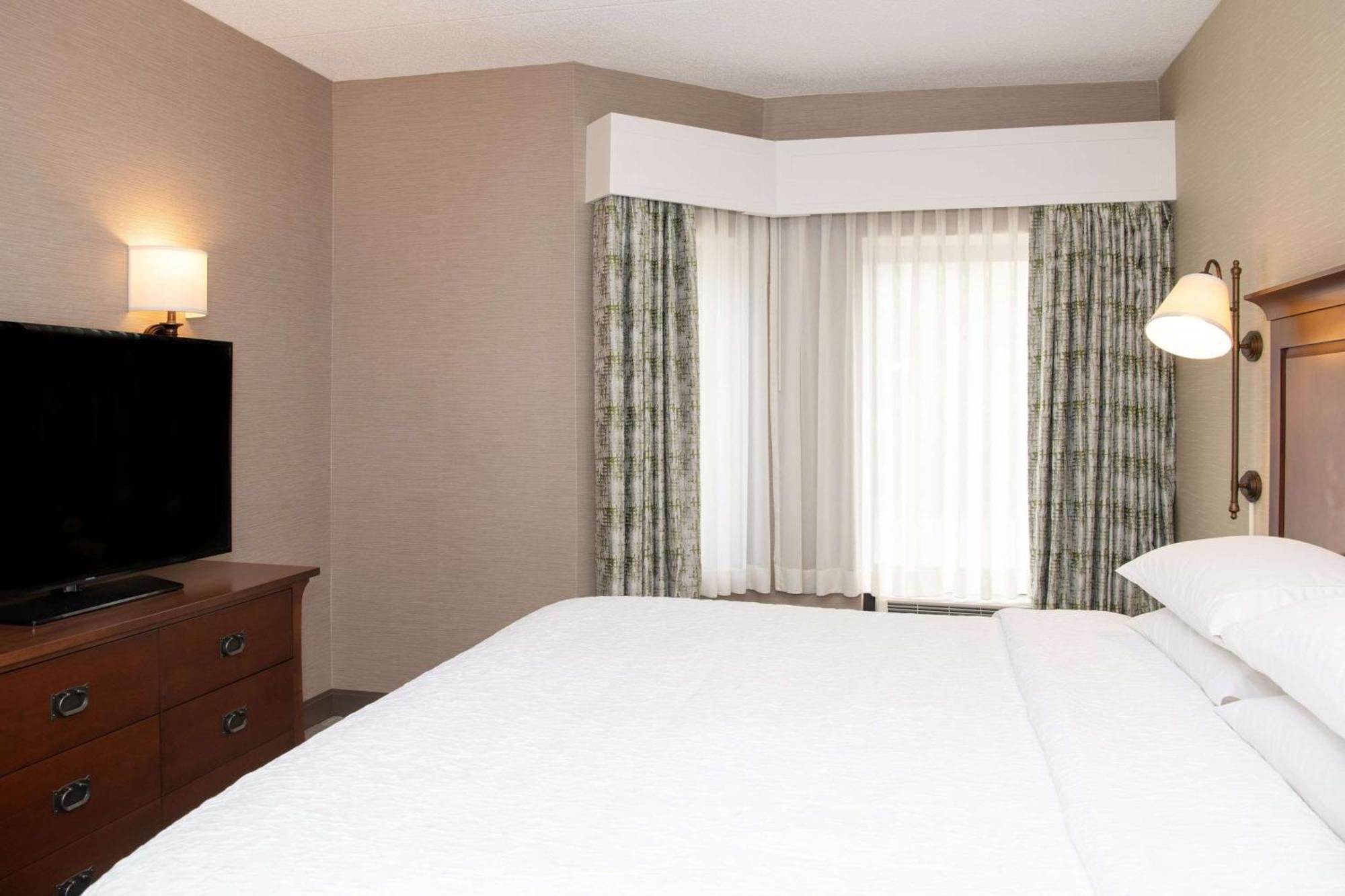 Hampton Inn & Suites Rochester/Виктор Экстерьер фото