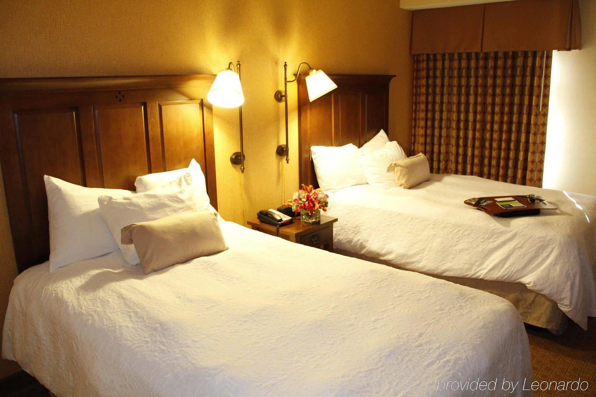 Hampton Inn & Suites Rochester/Виктор Номер фото