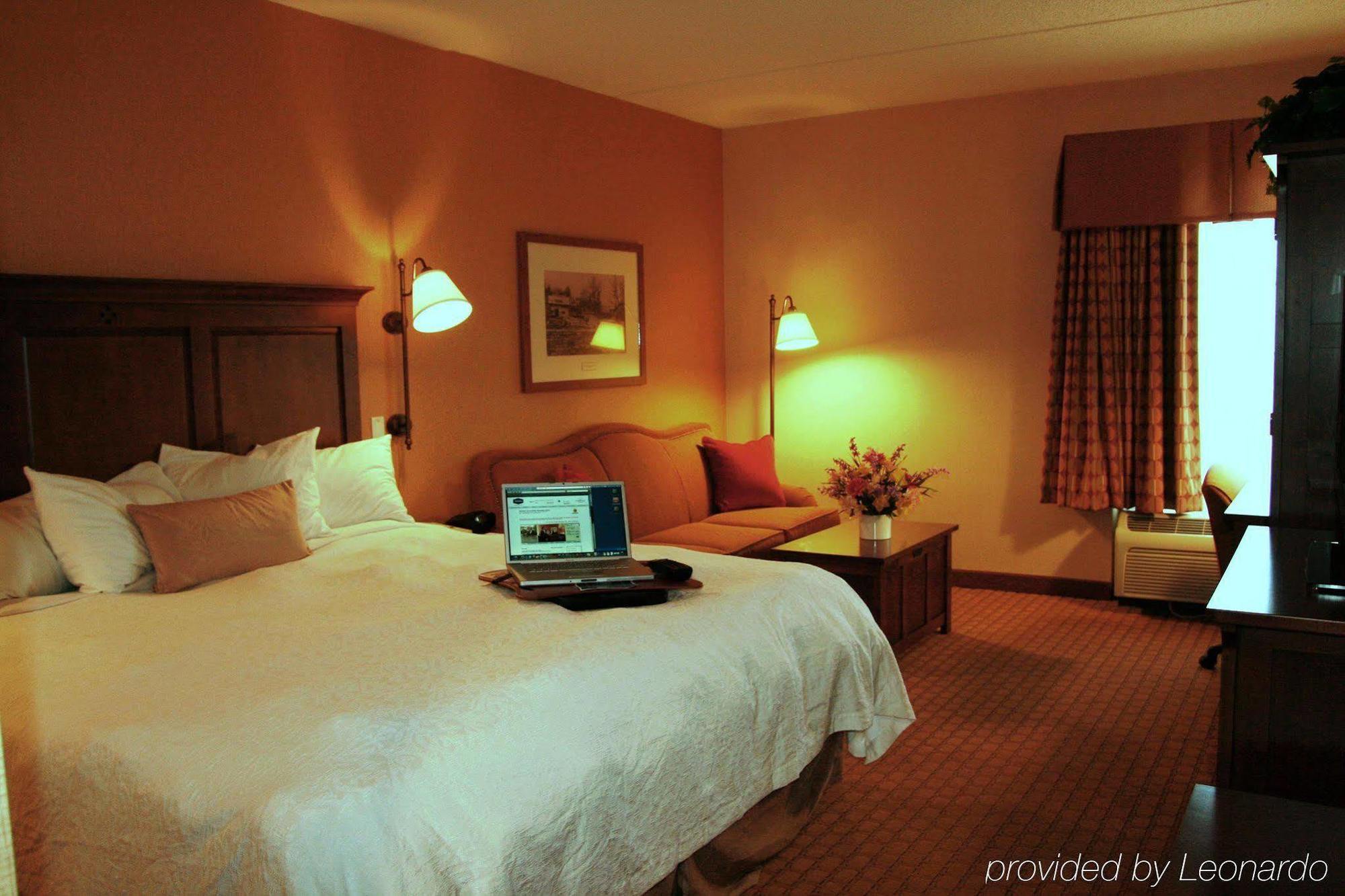 Hampton Inn & Suites Rochester/Виктор Номер фото