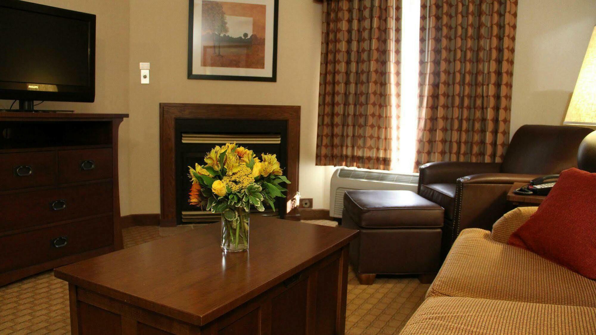 Hampton Inn & Suites Rochester/Виктор Номер фото